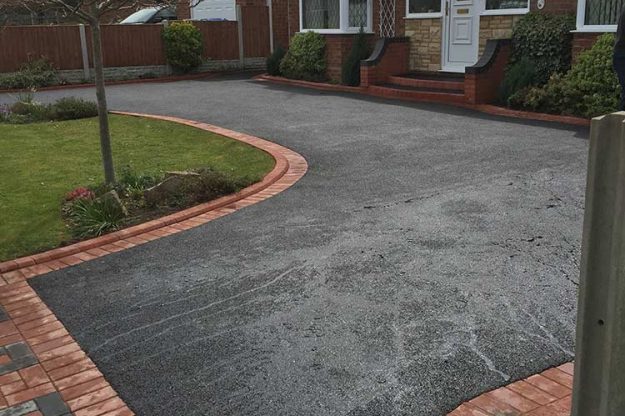 New tarmac driveway and blocked feature at Lansdowne Road, Studley